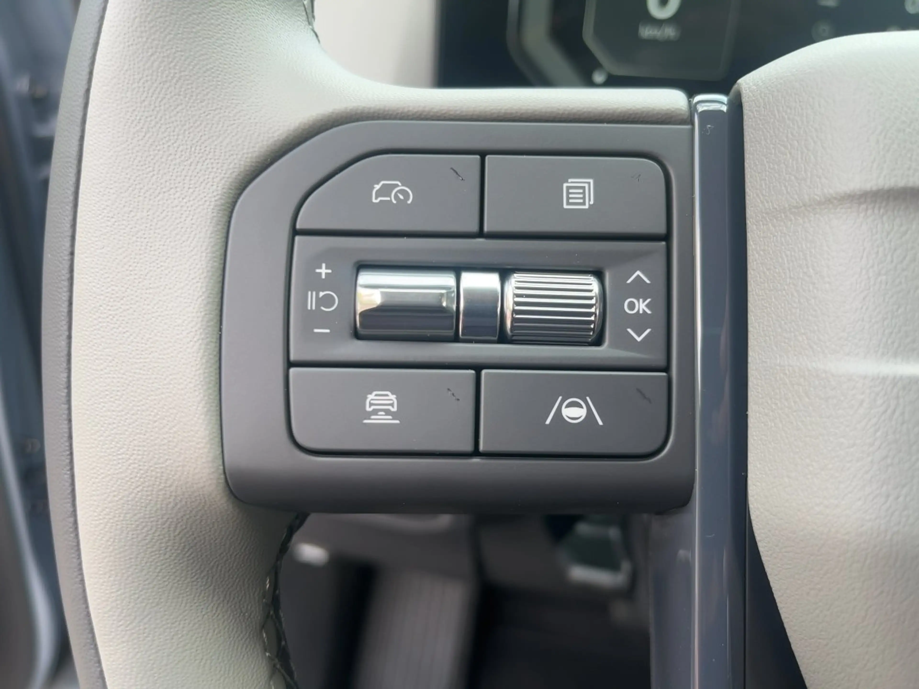 Kia Seltos 1.6 T-GDI W Spirit Navi+SHZ+2xKlima+Kam. — photo 14