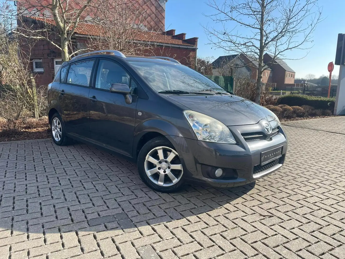 Toyota Verso 2.2 *7-Plaats* - 2009/231.000km - Gekeurd Grey - 2