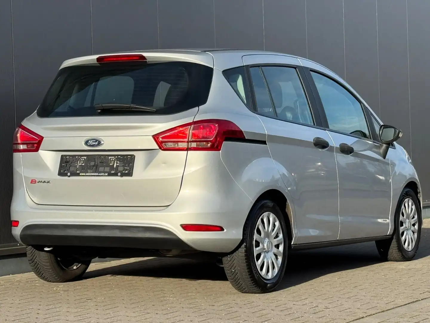 Ford B-Max 1.4 Ambiente 4-Zyl.Klima Allwetter 63000km Argintiu - 2