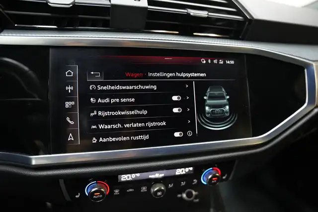 Audi Q3 view 18