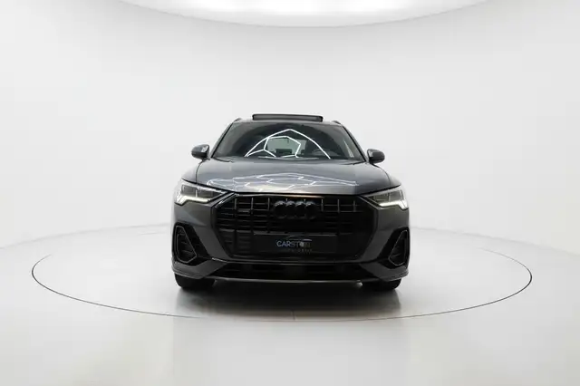 Audi Q3 view 2