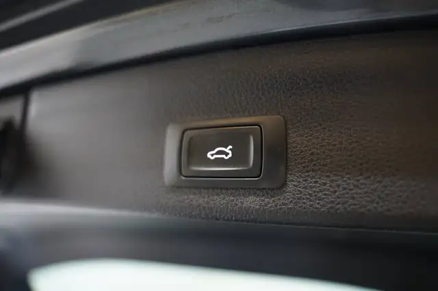 Audi Q3 view 22