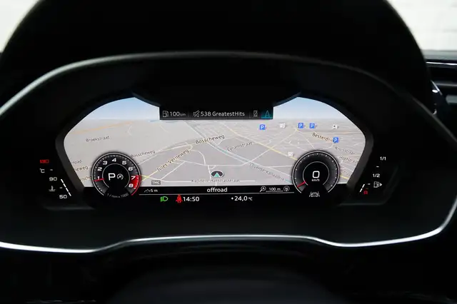 Audi Q3 view 14