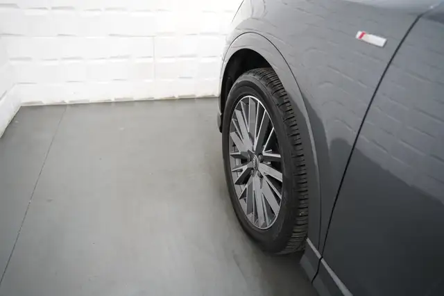 Audi Q3 view 28