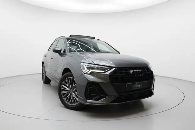 Audi Q3 view 24