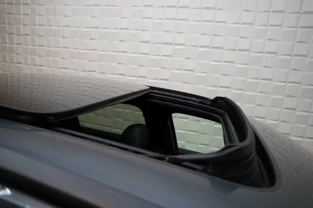 Audi Q3 view 11