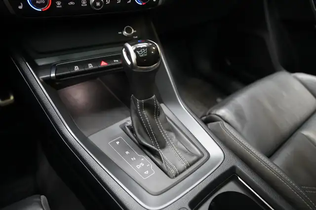 Audi Q3 view 15