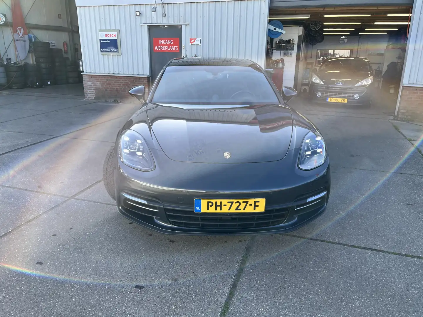 Porsche Panamera 2.9 4 E-Hybrid Executive Lange uitvoering Grijs - 2