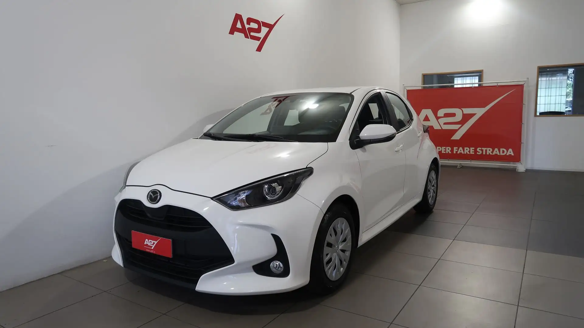 Mazda 2 1.5 VVT e-CVT Full Hybrid Electric Pure Bianco - 1