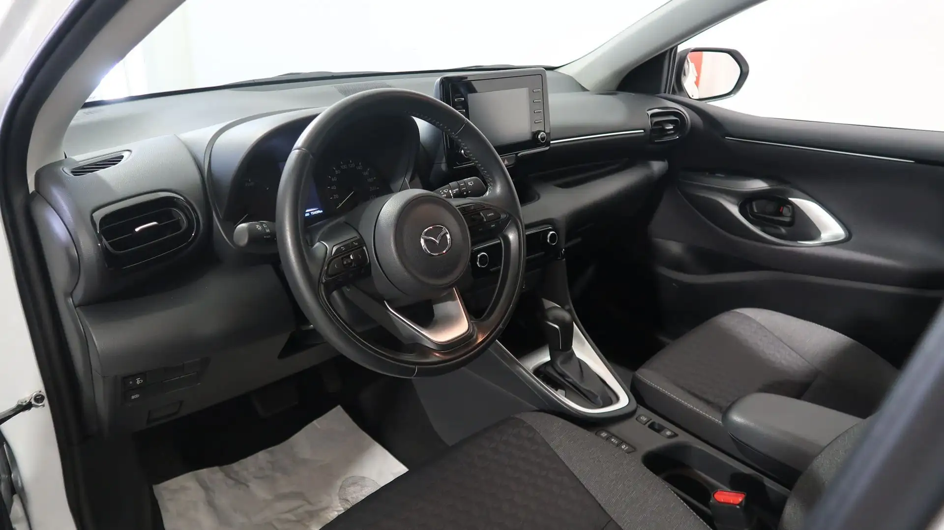 Mazda 2 1.5 VVT e-CVT Full Hybrid Electric Pure Bianco - 2