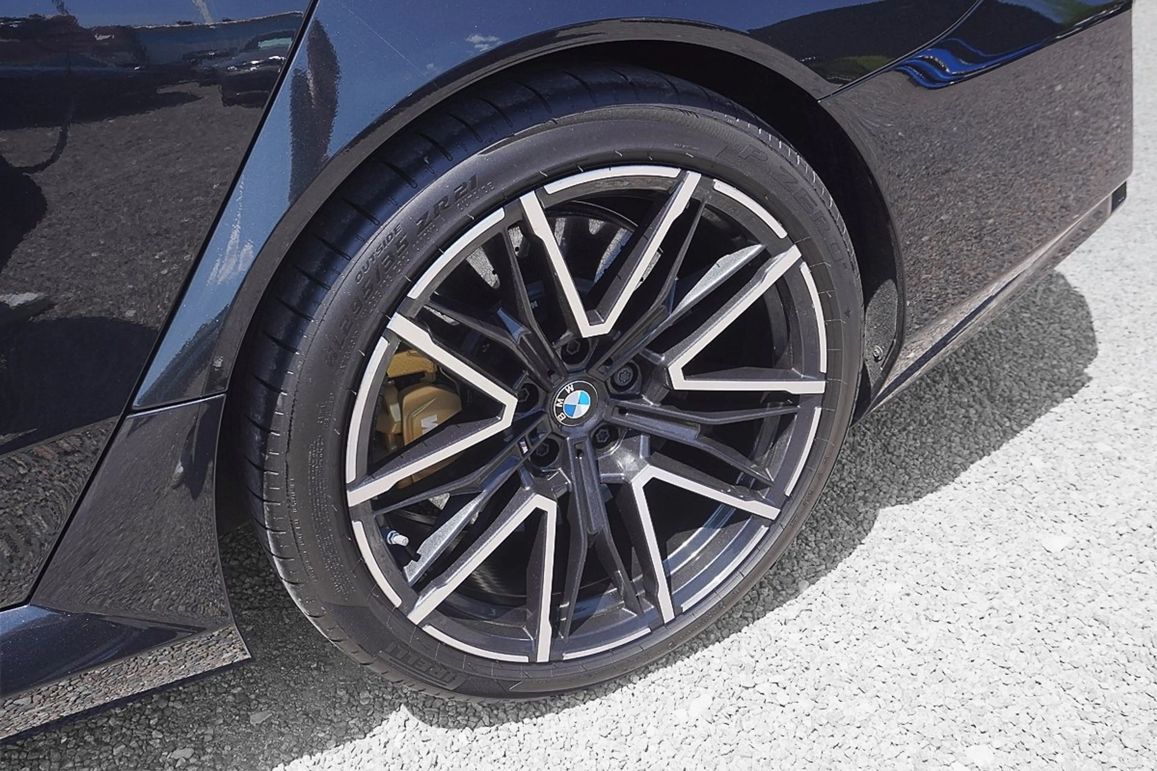 BMW M5 Touring — photo 2