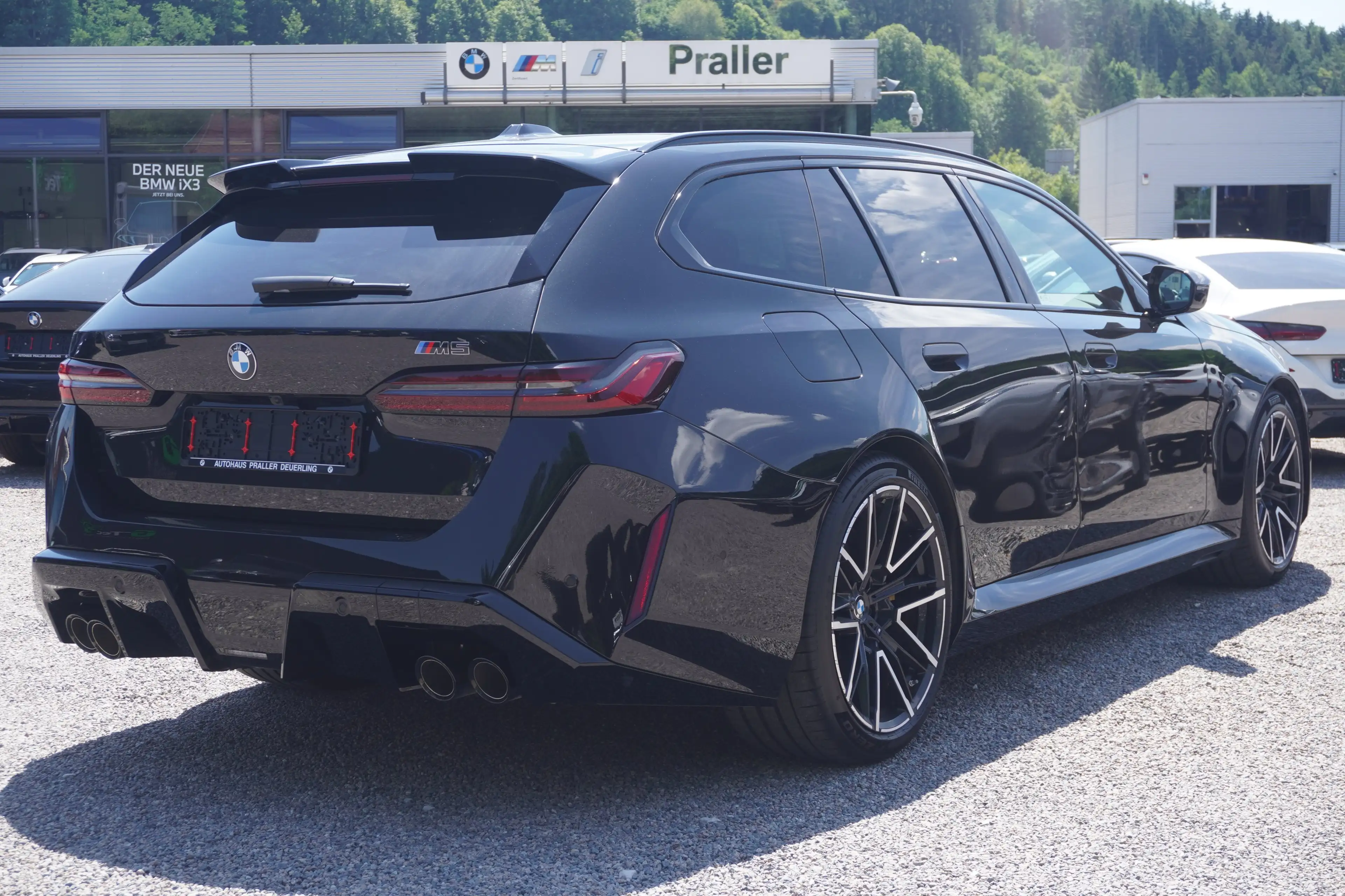 BMW M5 Touring — photo 10