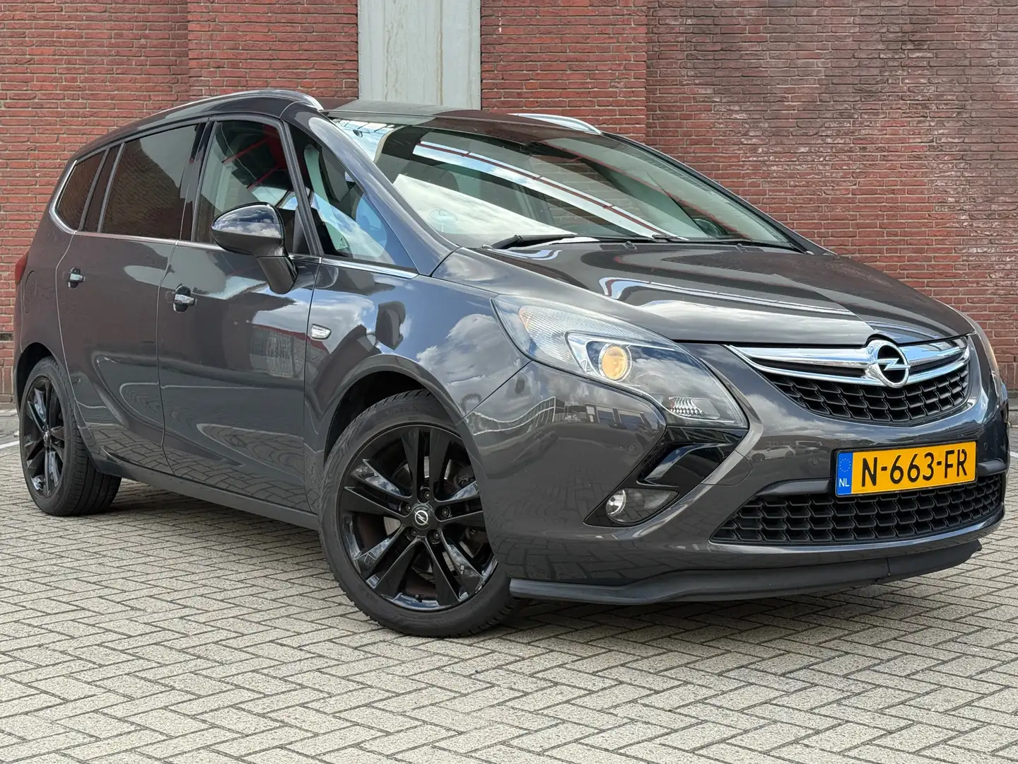 Opel Zafira Tourer 1.6 Cosmo 7p.|NAVI|CRUISE|CLIMA|7 PERSOONS Grijs - 1
