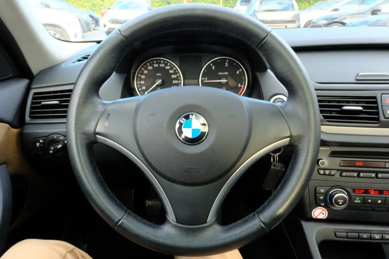 BMW X1 18D XDRIVE - 143 ch - TOIT PANORAMIQUE - VOLANT EN CUIR