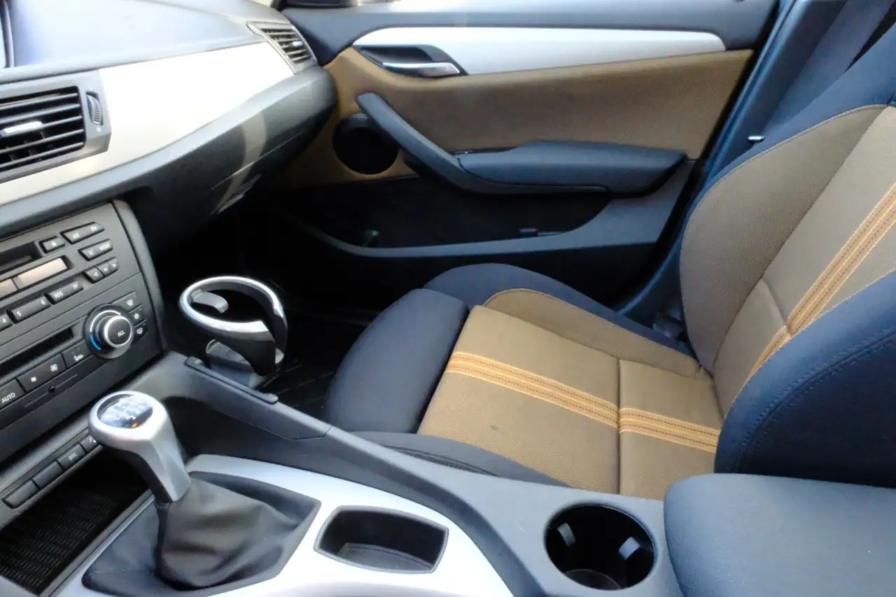 BMW X1 18D XDRIVE - 143 ch - TOIT PANORAMIQUE - VOLANT EN CUIR