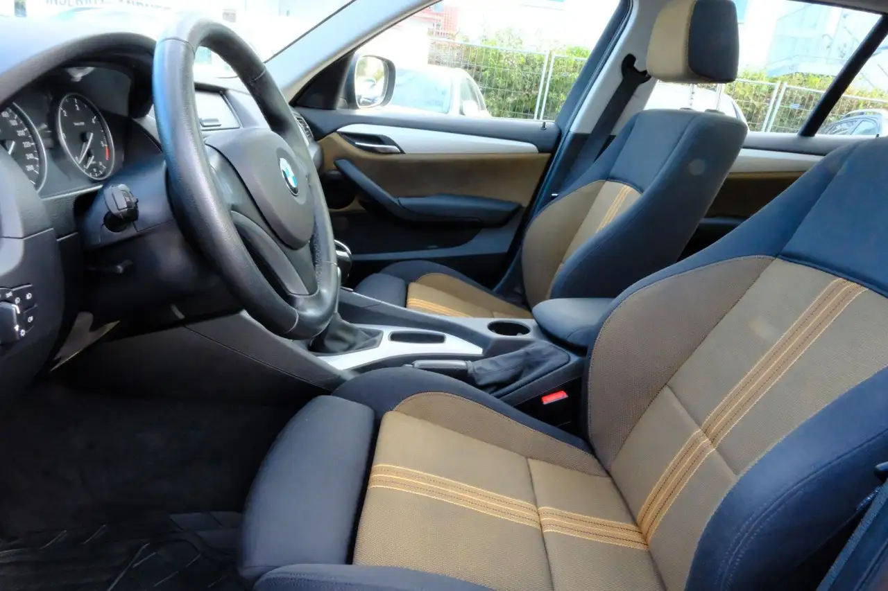BMW X1 18D XDRIVE - 143 ch - TOIT PANORAMIQUE - VOLANT EN CUIR
