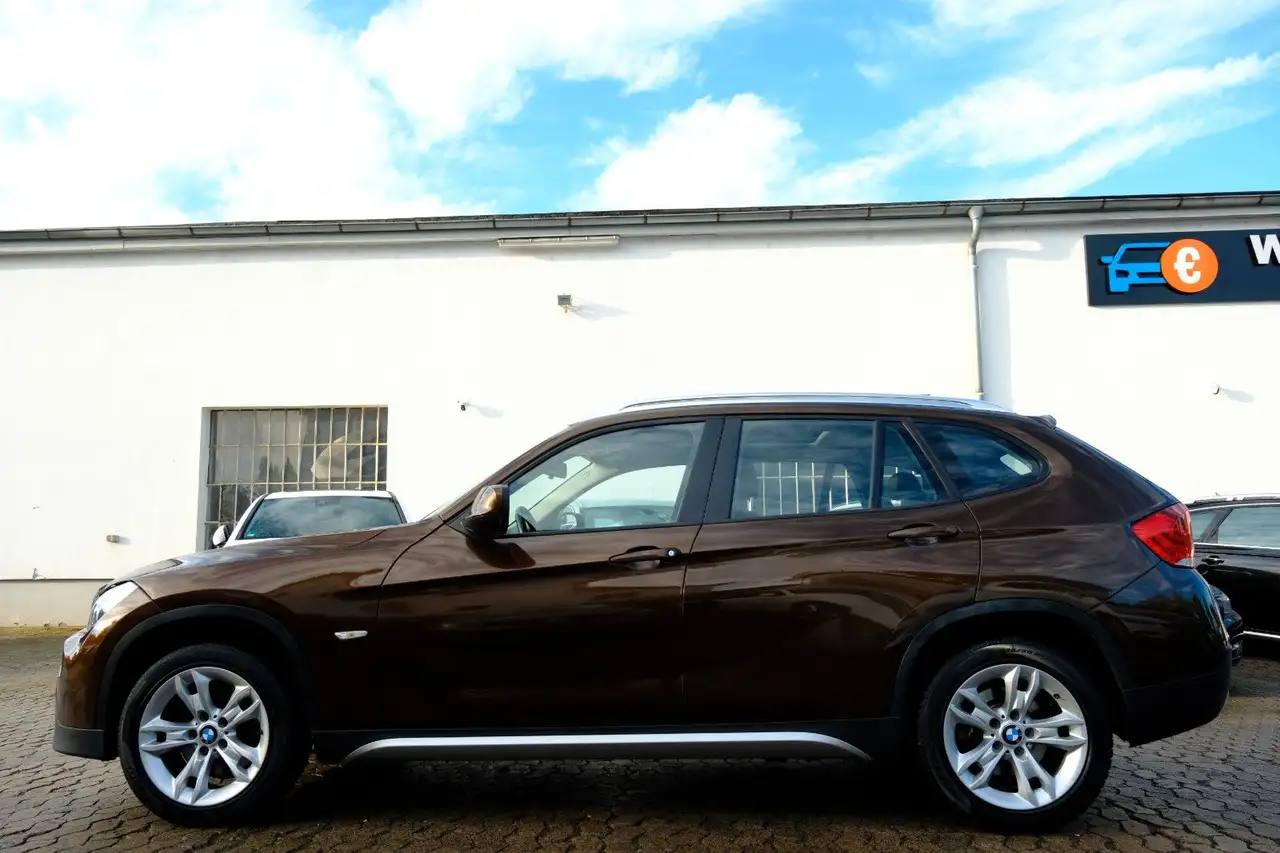 BMW X1 18D XDRIVE - 143 ch - TOIT PANORAMIQUE - VOLANT EN CUIR