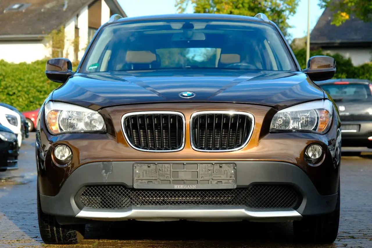 BMW X1 18D XDRIVE - 143 ch - TOIT PANORAMIQUE - VOLANT EN CUIR