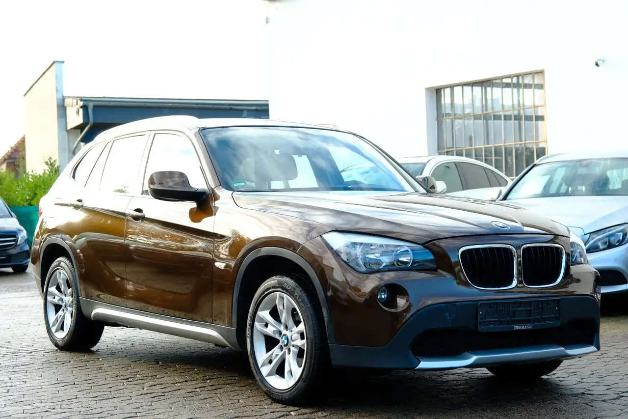 BMW X1 18D XDRIVE - 143 ch - TOIT PANORAMIQUE - VOLANT EN CUIR