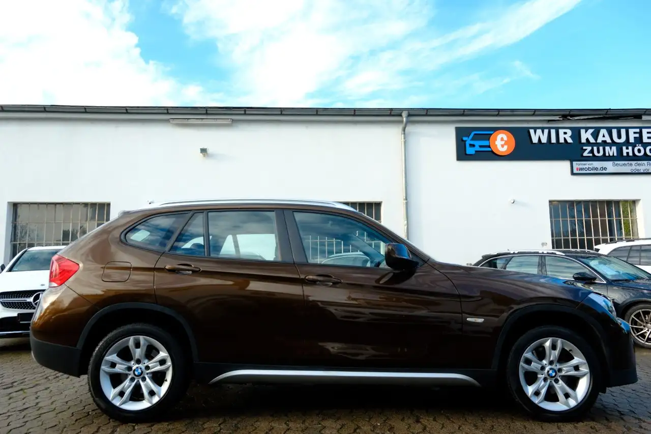 BMW X1 18D XDRIVE - 143 ch - TOIT PANORAMIQUE - VOLANT EN CUIR