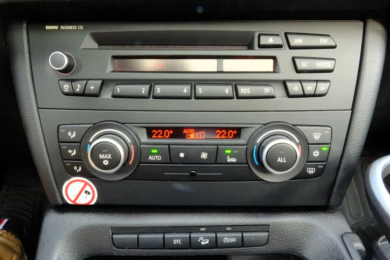 BMW X1 18D XDRIVE - 143 ch - TOIT PANORAMIQUE - VOLANT EN CUIR