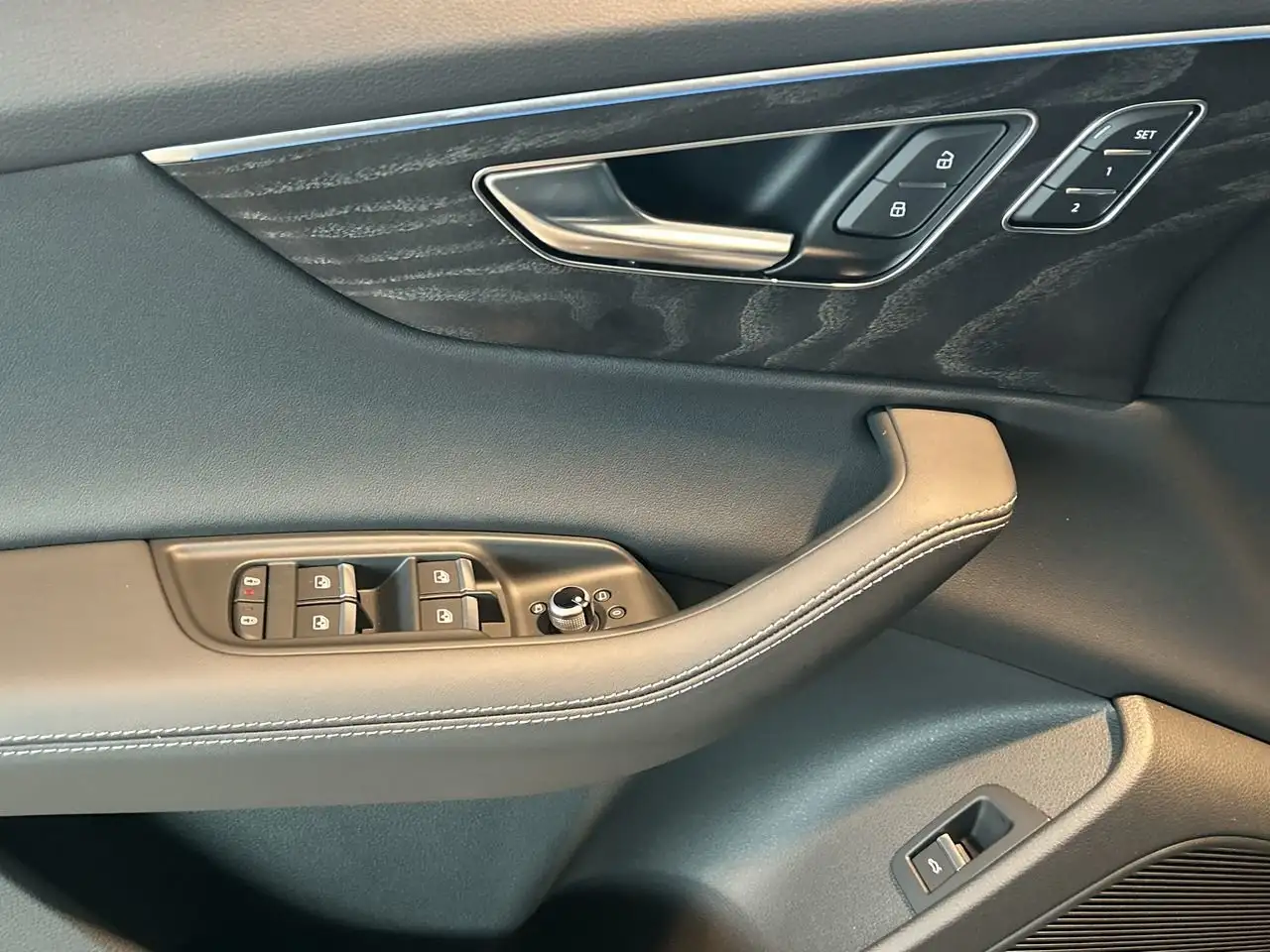 Audi Q7 снимка Audi Q7