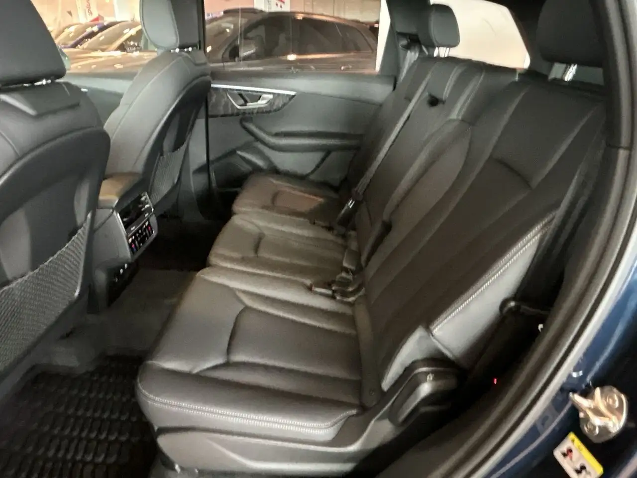 Audi Q7 снимка Audi Q7