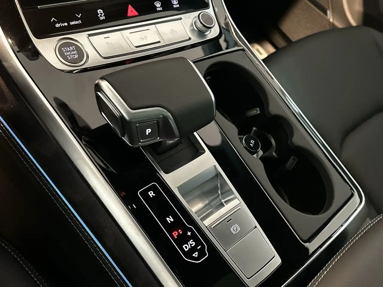 Audi Q7 снимка Audi Q7