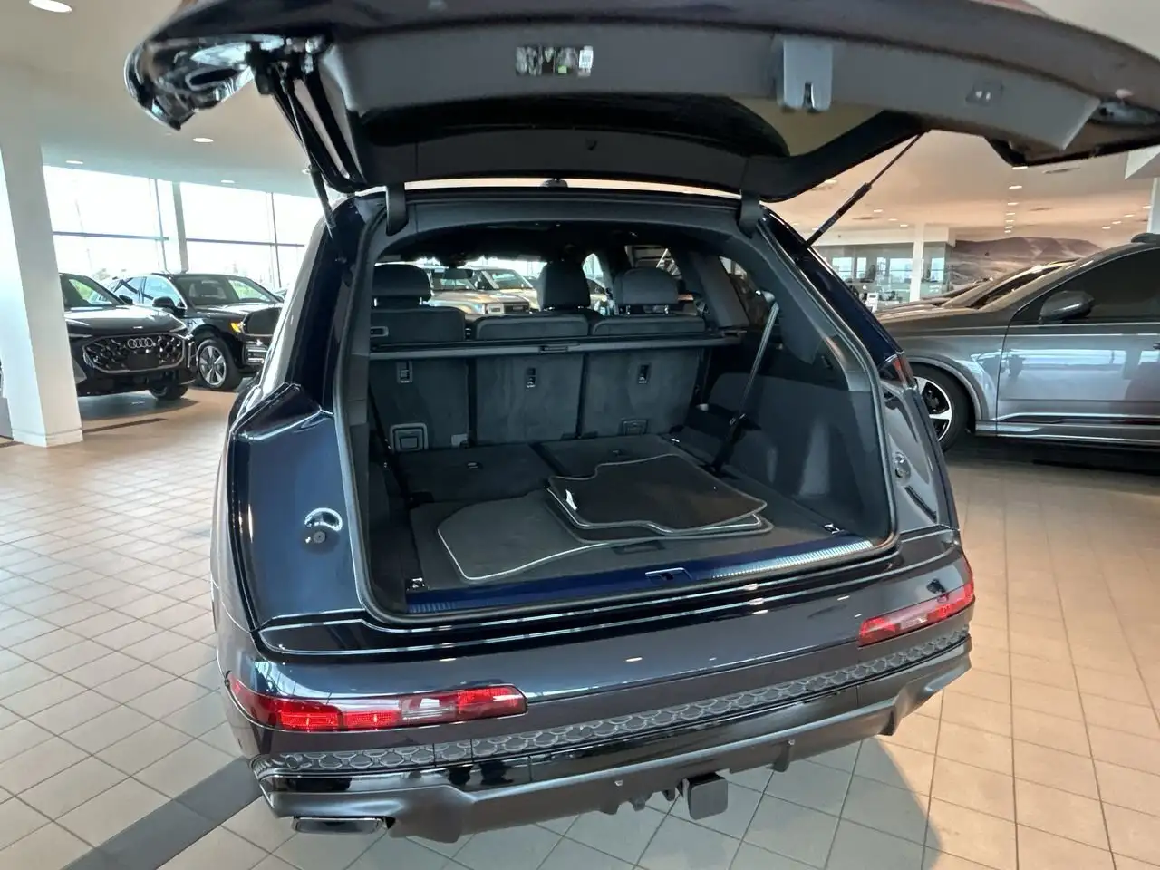 Audi Q7 снимка Audi Q7