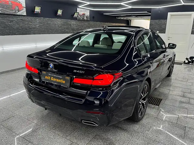 BMW 5 Series view 7
