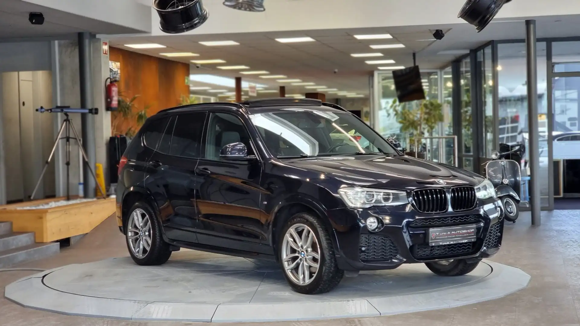 BMW X3 F25 xDrive M-Paket Aut. *Navi*Pano*19Zoll*LED* Schwarz - 2