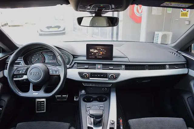 Audi A5 view 12