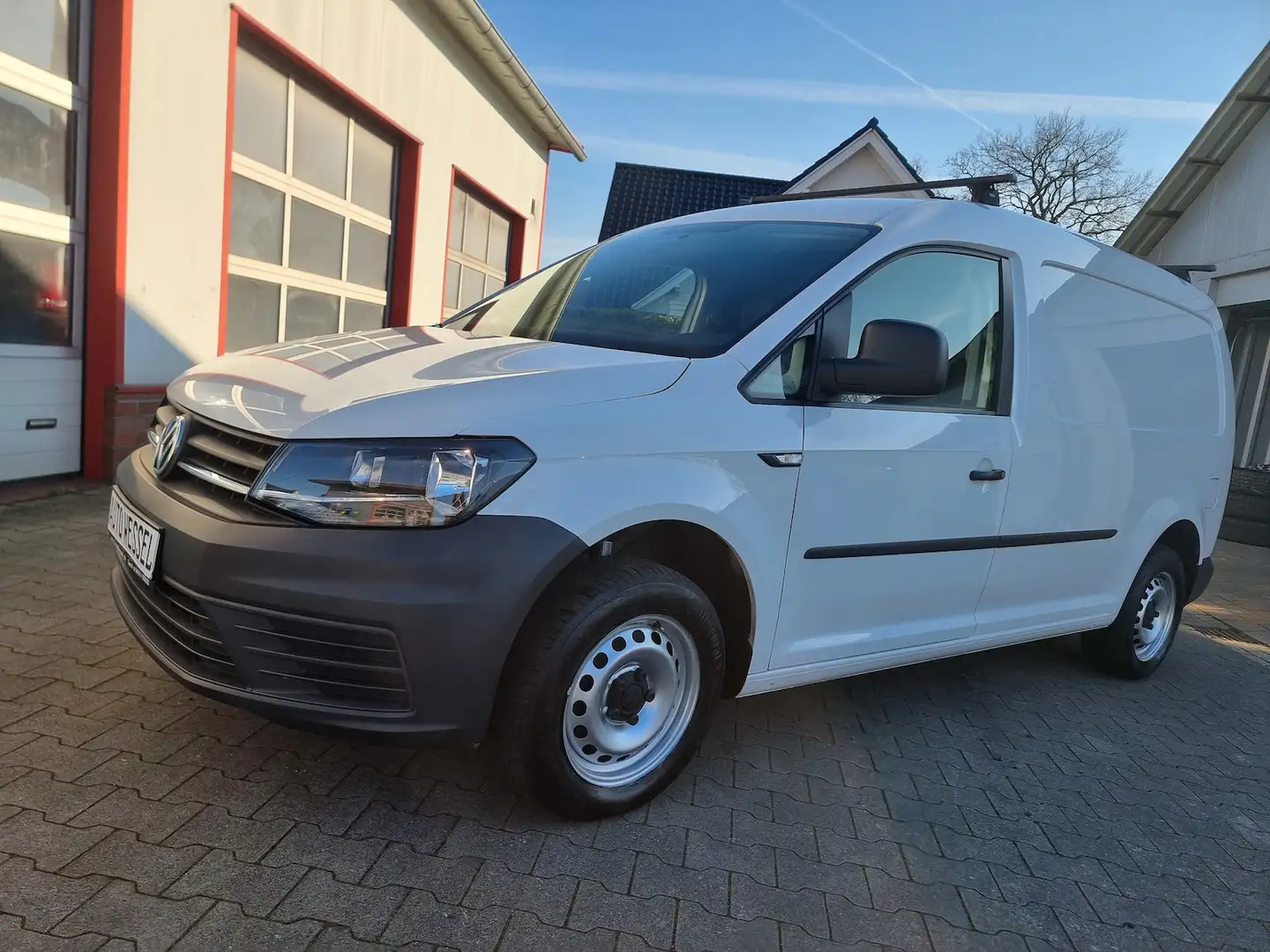 Volkswagen Caddy Maxi Kasten BMT AHK Regale Klima Tempomat Weiß - 1