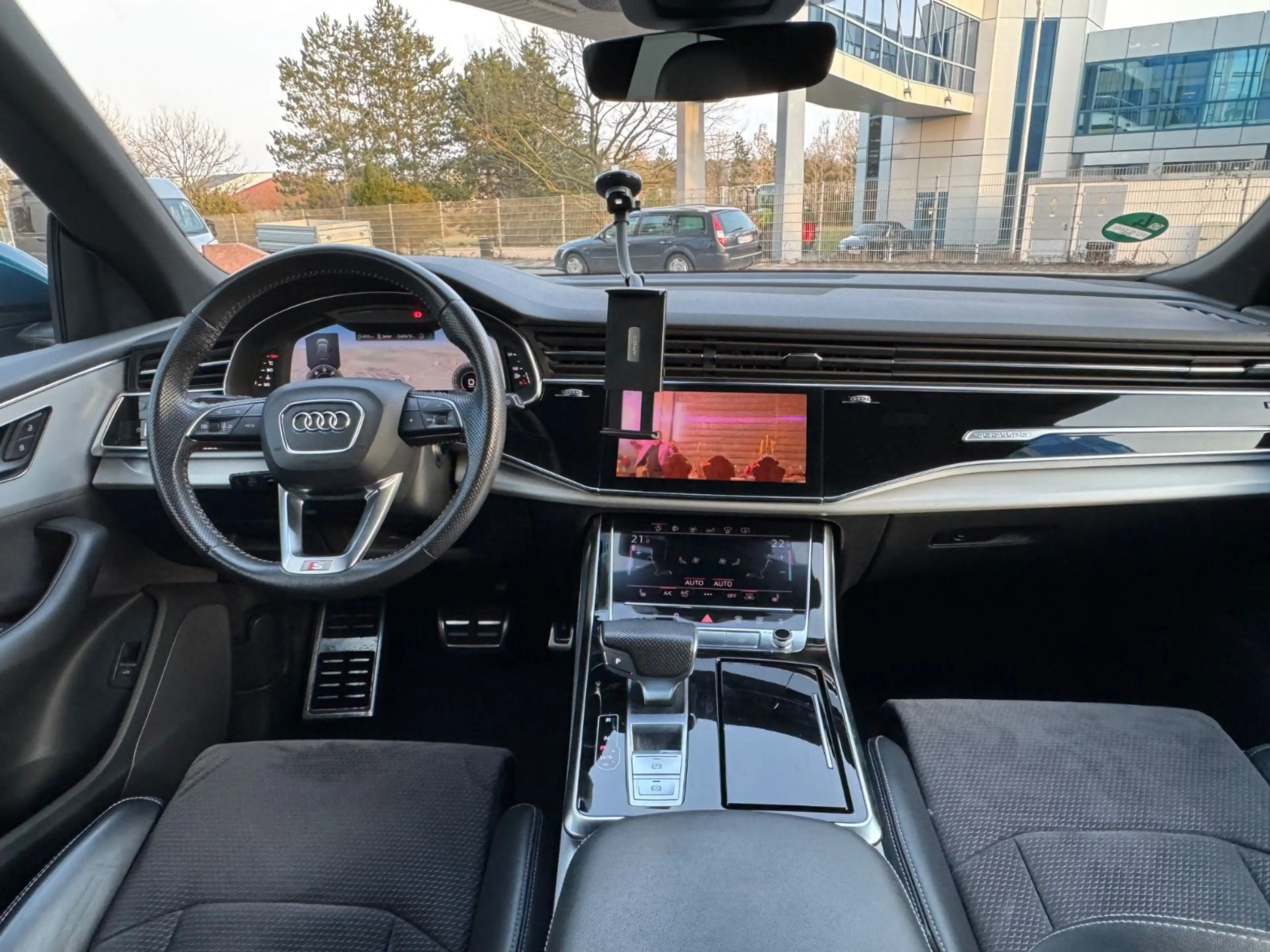 Audi Q8 50 TDI 210 KW quattro 3 S-line Standheizung — photo 10