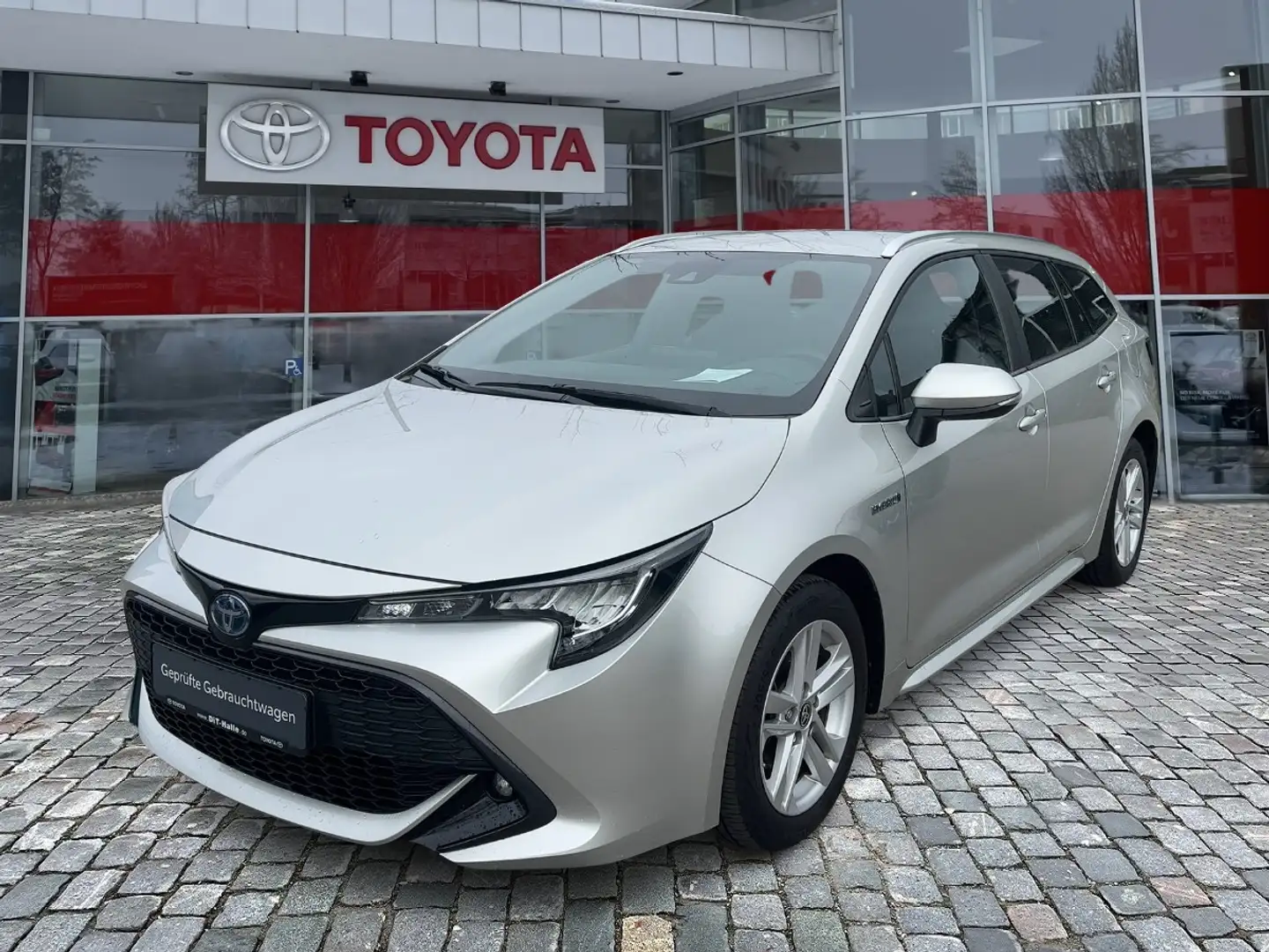 Toyota Corolla Touring Sports 1.8 Hybrid Business Edition Zilver - 1