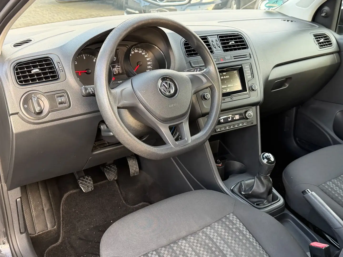 Volkswagen Polo V Trendline 1.Hand/Allwetter/TÜV Neu Grau - 2
