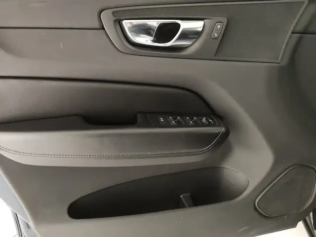 Volvo XC60 view 13