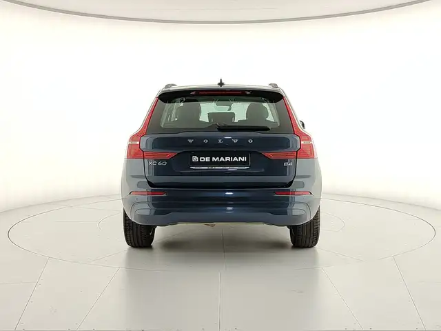 Volvo XC60 view 4