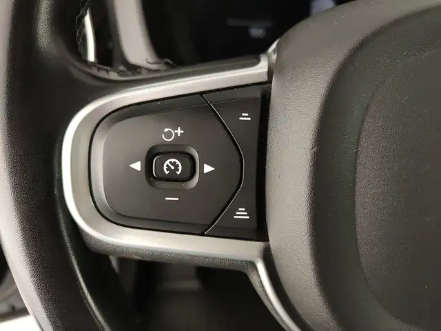 Volvo XC60 view 15