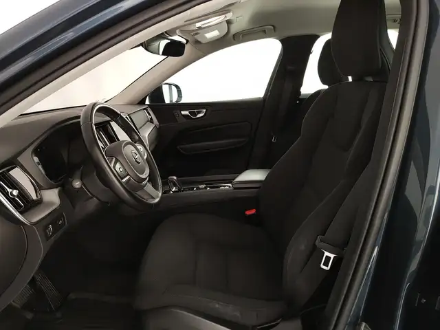 Volvo XC60 view 9
