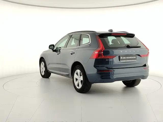 Volvo XC60 view 3