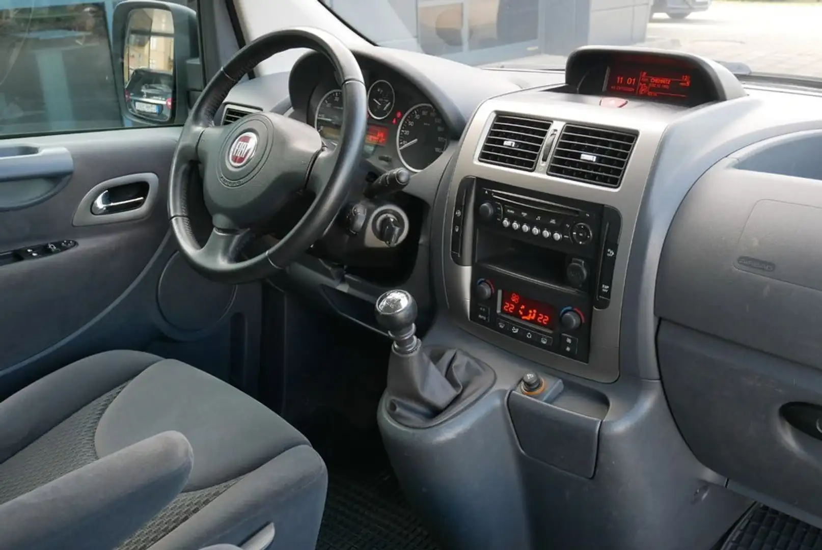 Fiat Scudo 2.0 MJT/130 PL Panorama Executive 8 posti Plateado - 2