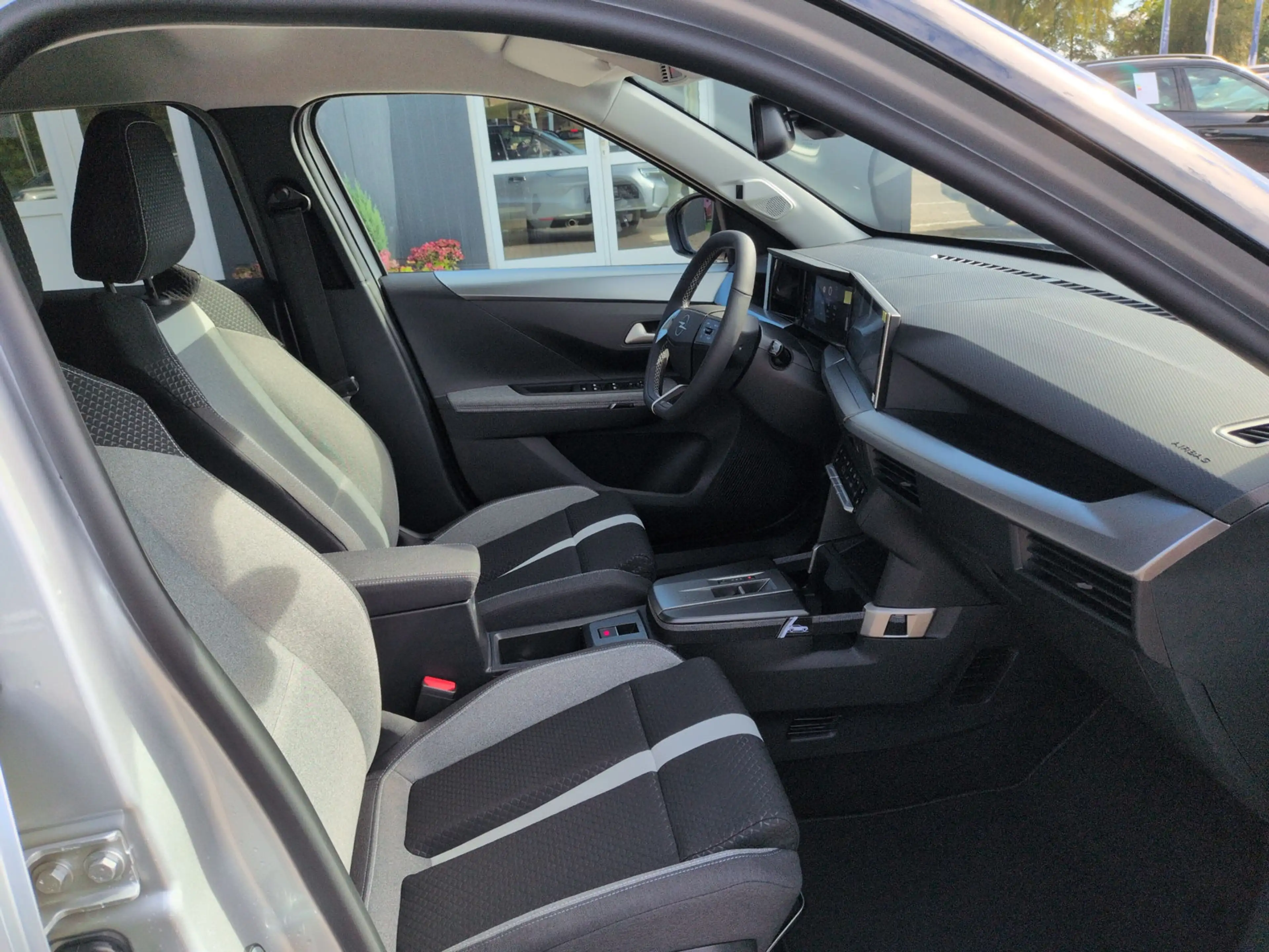 Opel Frontera 145 Full-Hybrid e-DCT6 Ultimate SHZ — photo 9