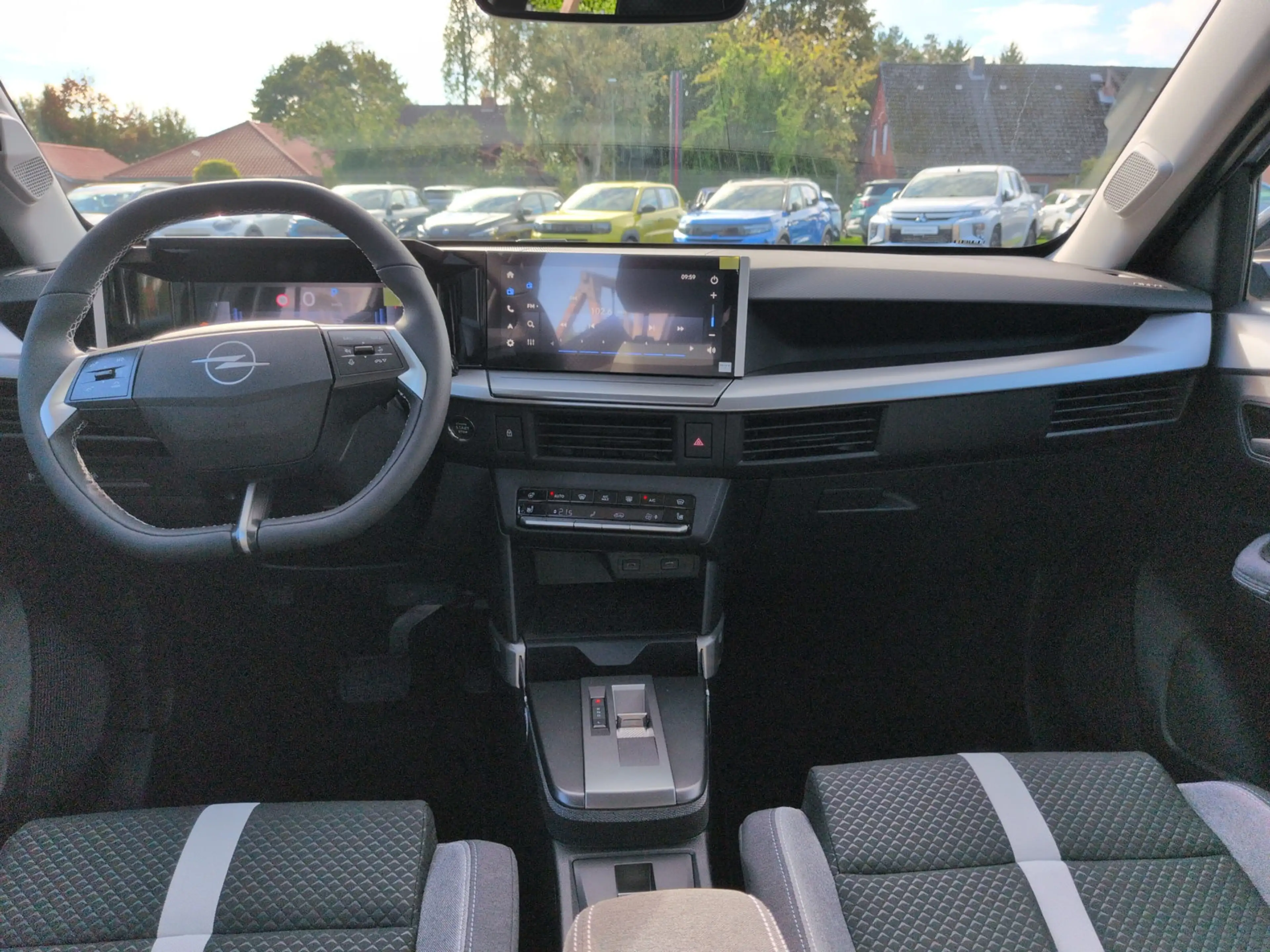Opel Frontera 145 Full-Hybrid e-DCT6 Ultimate SHZ — photo 6