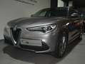 Alfa Romeo Stelvio Stelvio 2.0 Turbo 16V AT8-Q4 Super NAVI + CAM Grijs - thumbnail 2