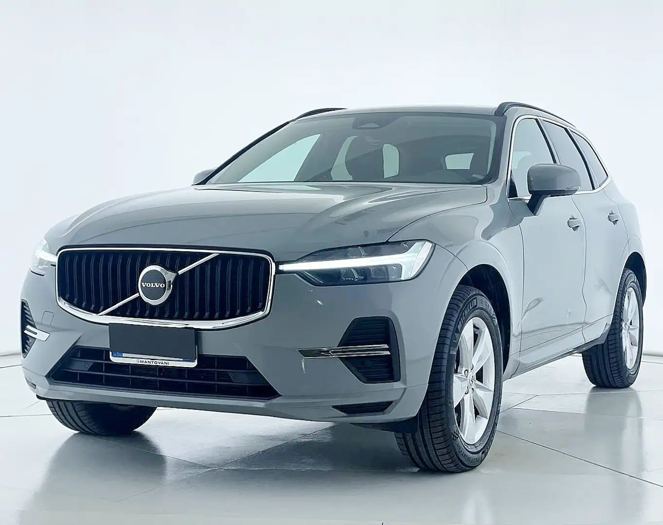 Volvo XC60 B4 (d) automatico Core Grigio - 1