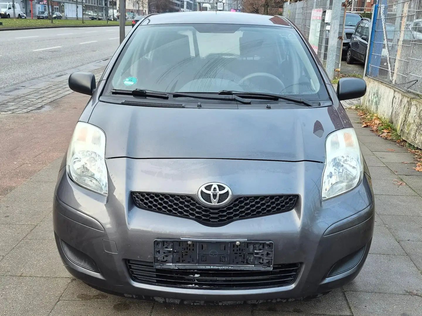Toyota Yaris Cool Grigio - 2