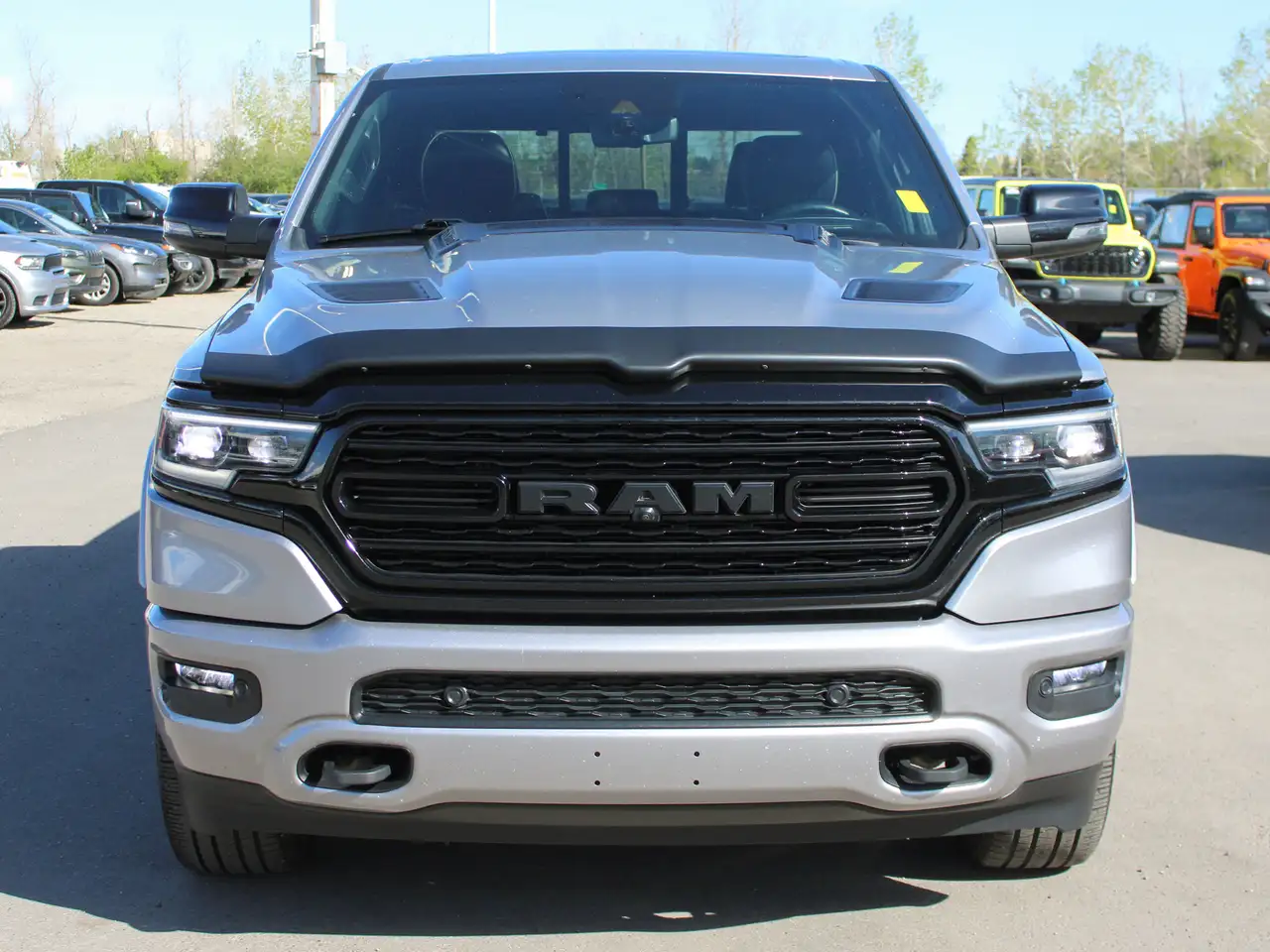 RAM 1500 снимка RAM 1500