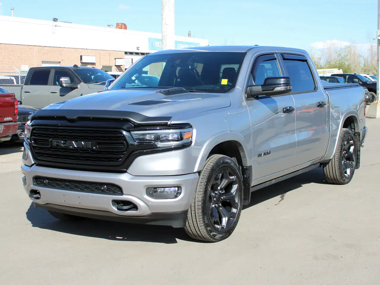 RAM 1500 снимка RAM 1500