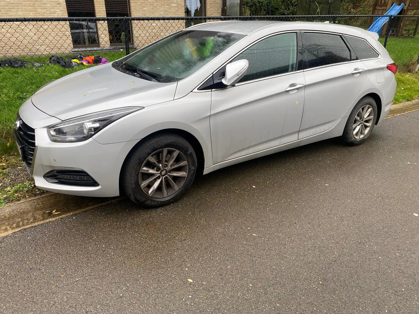 Hyundai i40 i40 Kombi 1.7 CRDi Classic Zilver - 1